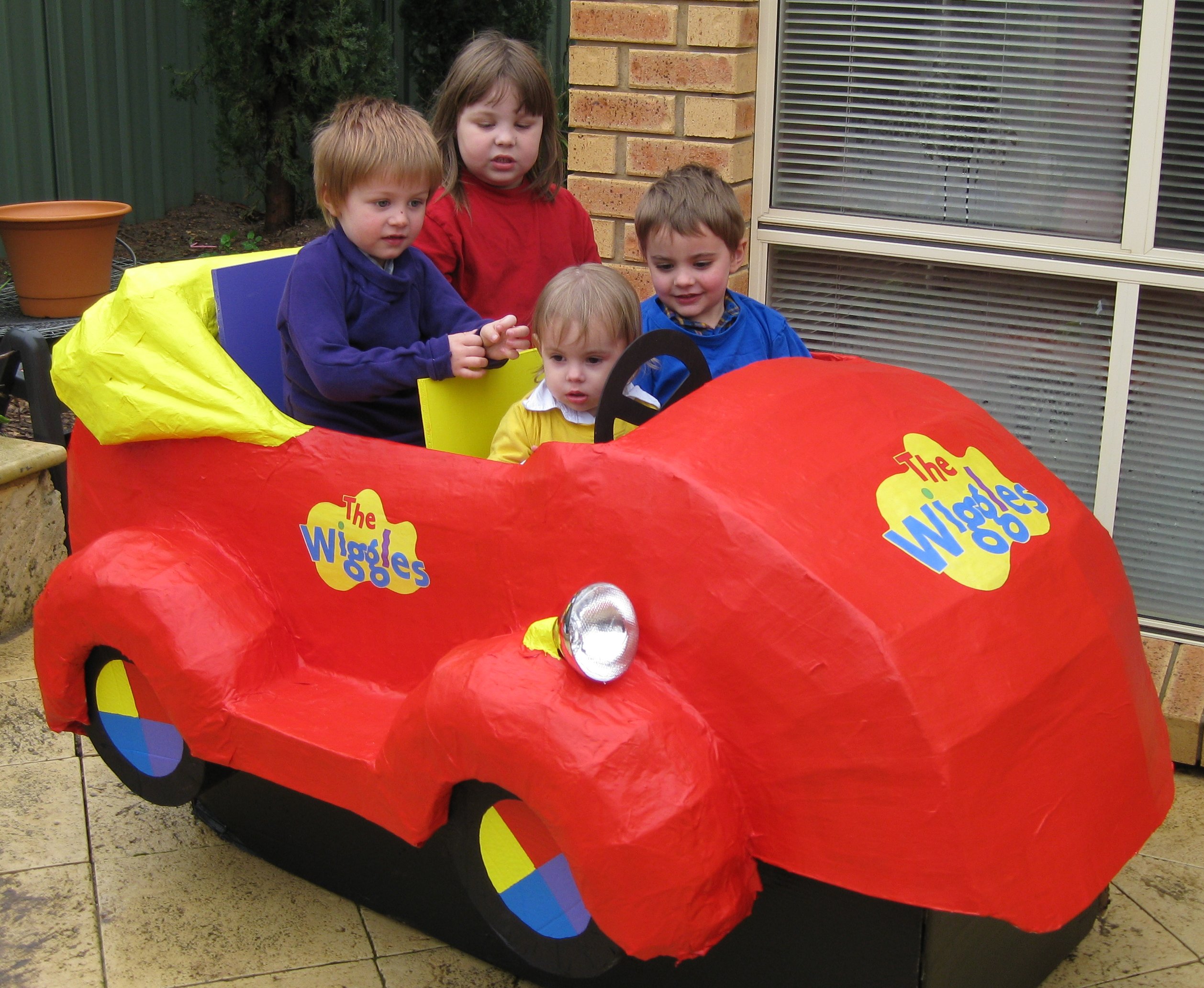 wiggles big red car toy ride on